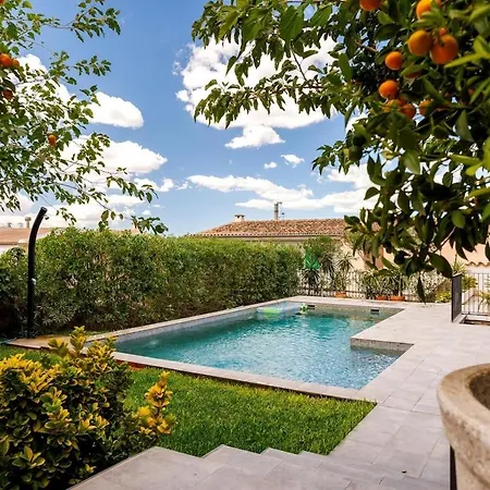 Holiday home Newly Renovated House With Pool In Center *