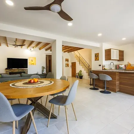 Holiday home Newly Renovated House With Pool In Center Sineu (Mallorca)